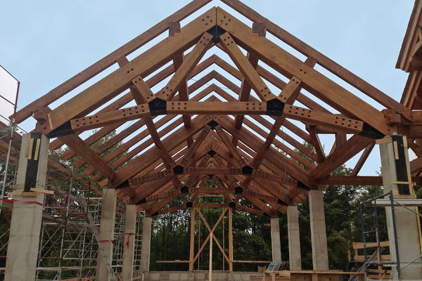 Hill-Top-Retreat-Collingwood-Ontario-Canadian-Timberframes-Construction-Trusses